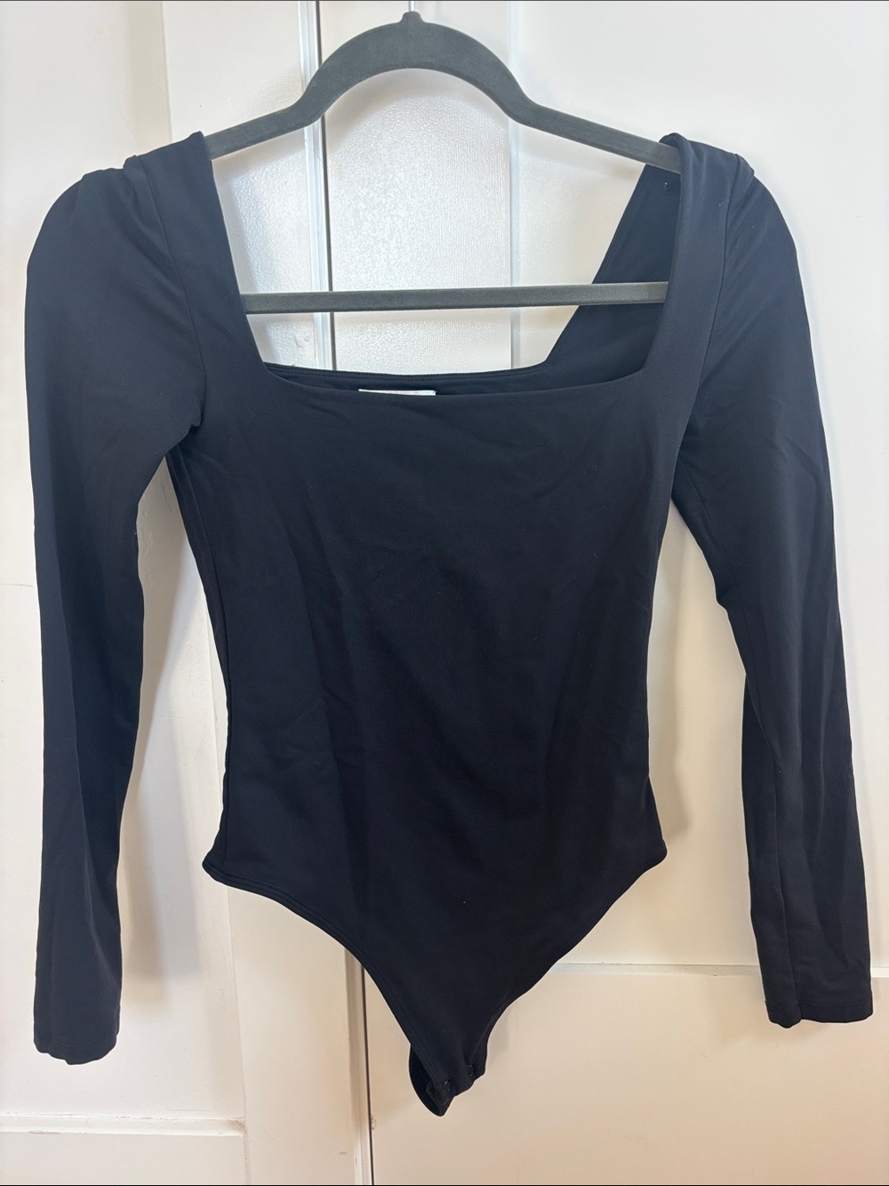 Babaton by Aritzia Long-sleeve Square neck Bodysuit Small